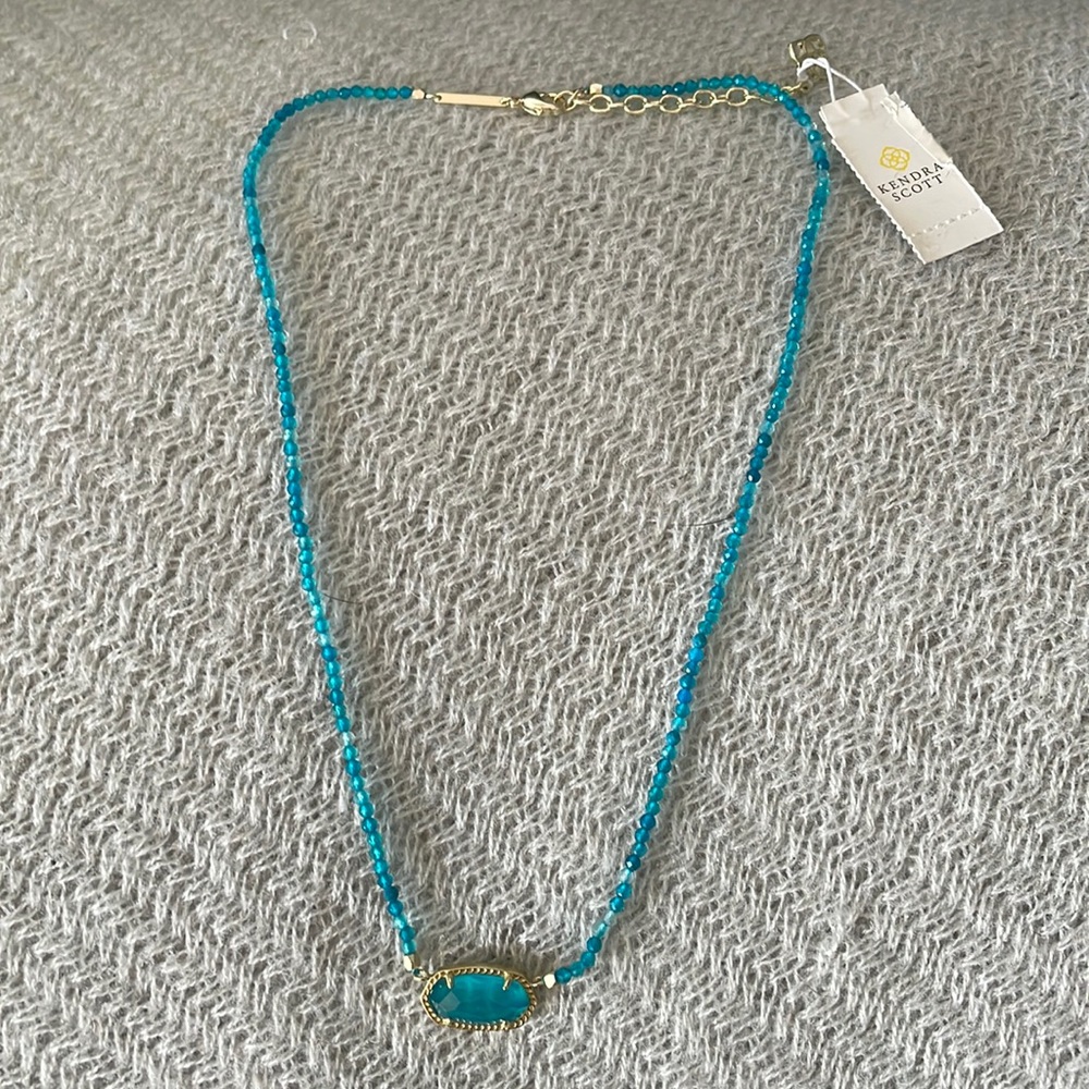 Kendra Scott necklace